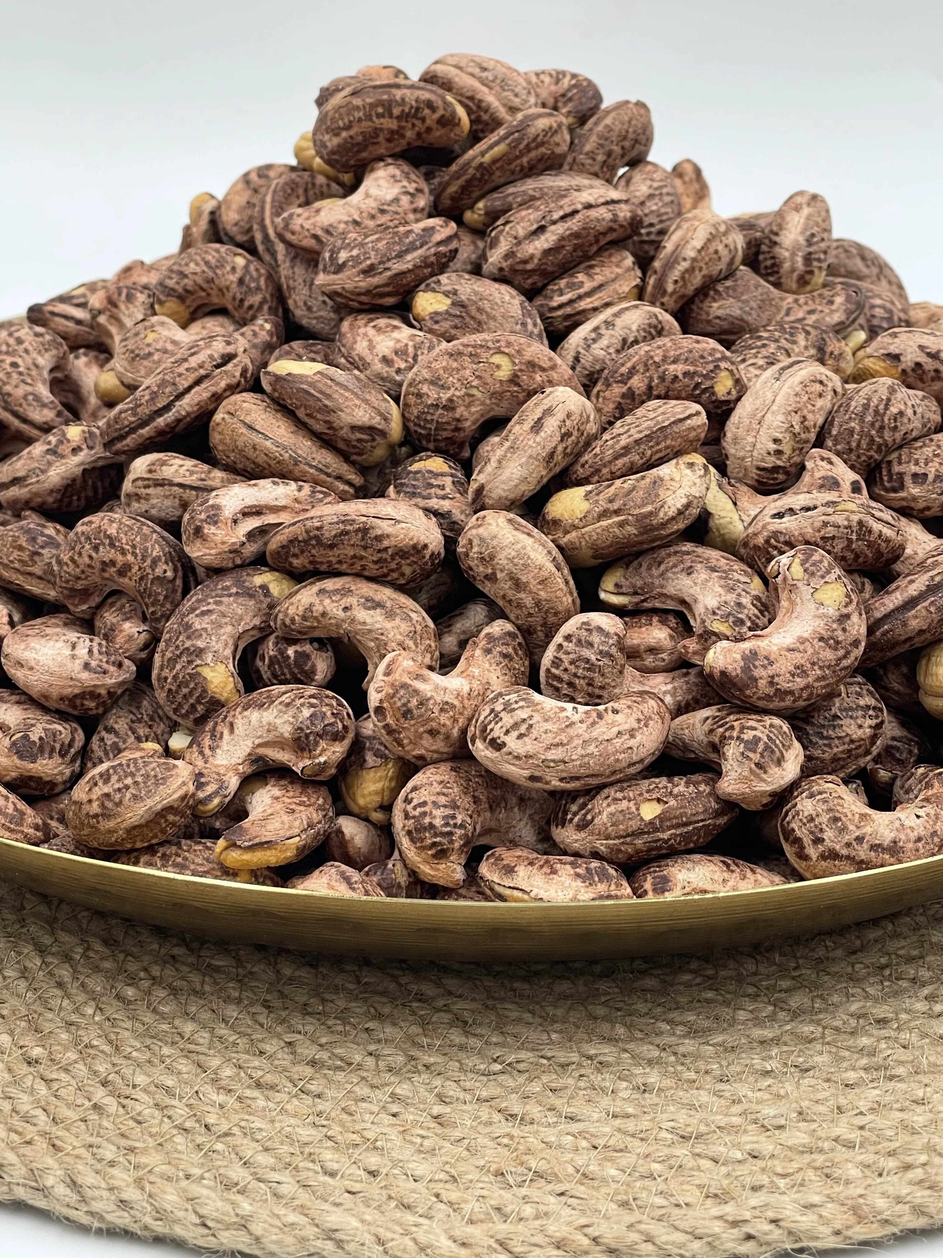 Skin-On Roasted Cashews thumbnail 2