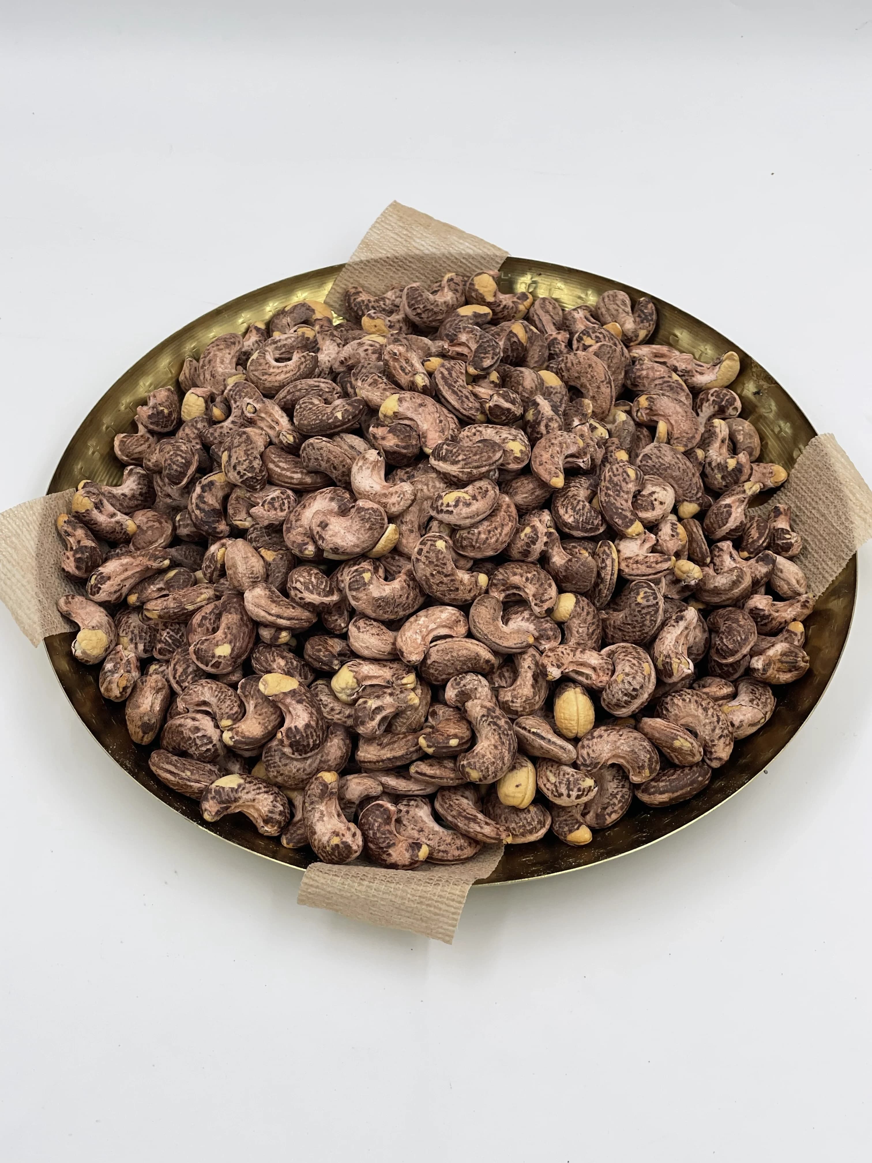 Skin-On Roasted Cashews thumbnail 3