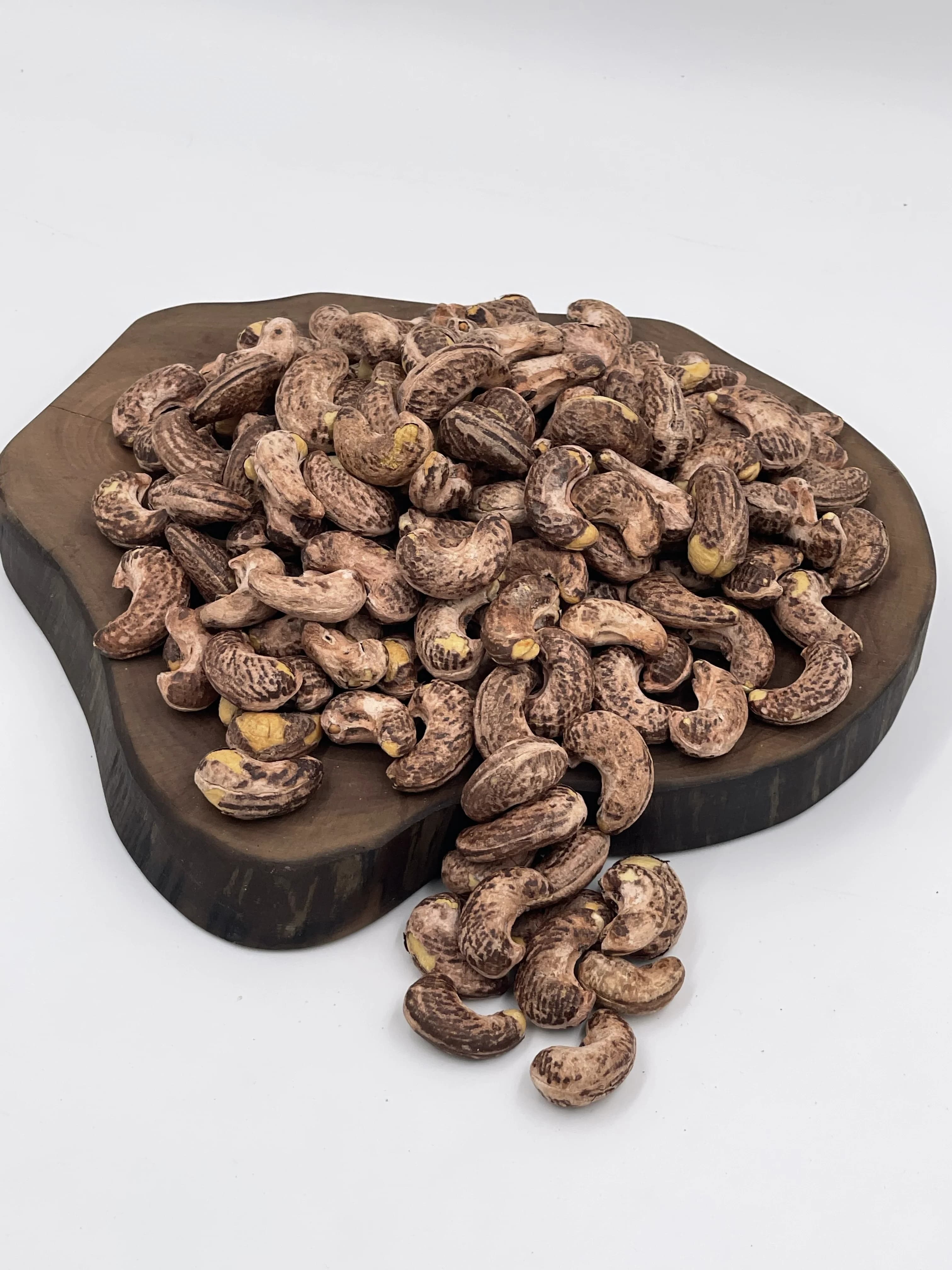 Skin-On Roasted Cashews thumbnail 5